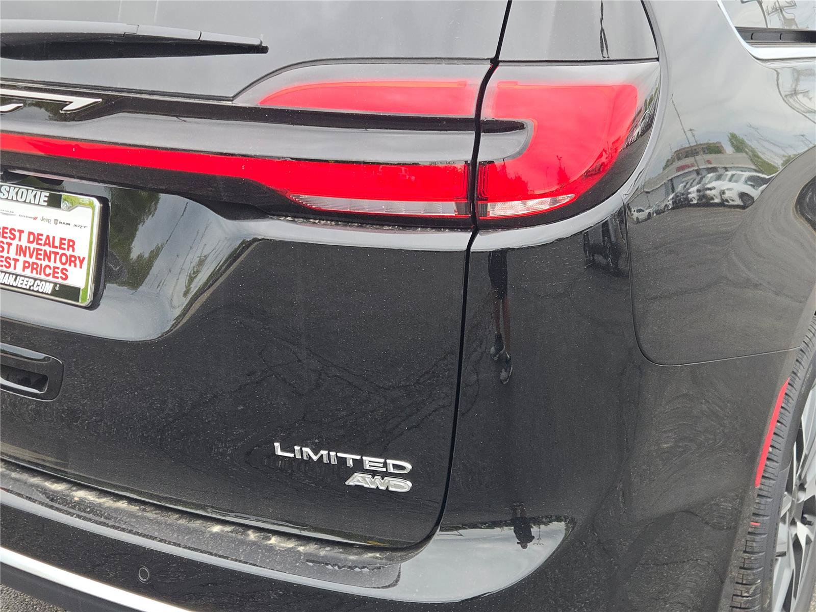 New 2027 Chrysler Pacifica Limited AWD/4WD image 13