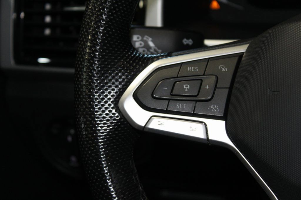 Used 2022 Volkswagen Atlas SEL Premium image 25