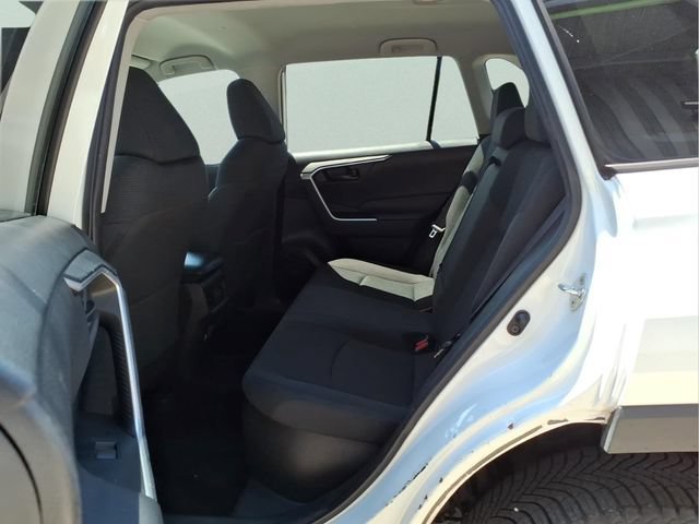 Used 2021 Toyota RAV4 LE AWD/4WD image 22
