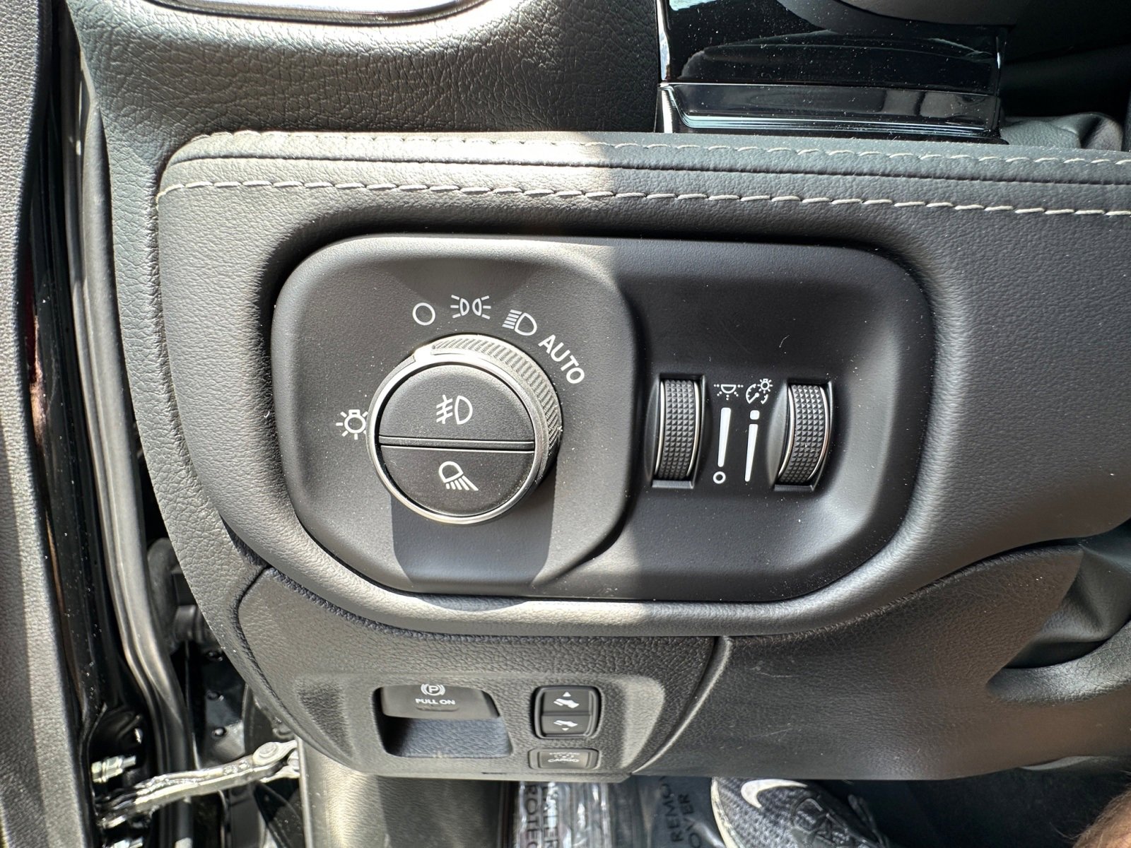 New 2025 RAM 1500 Limited image 18