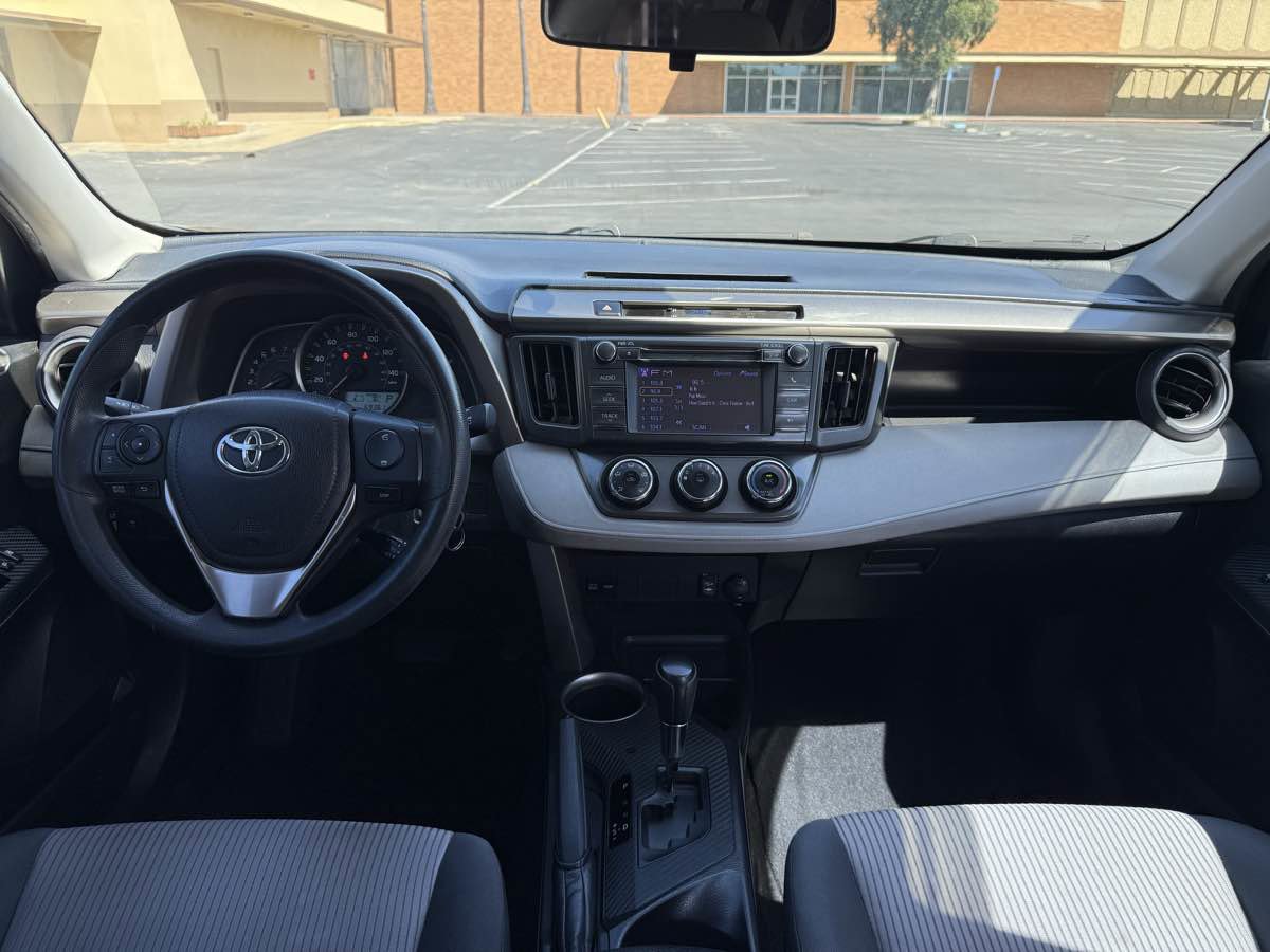 Used 2013 Toyota RAV4 LE FWD image 14