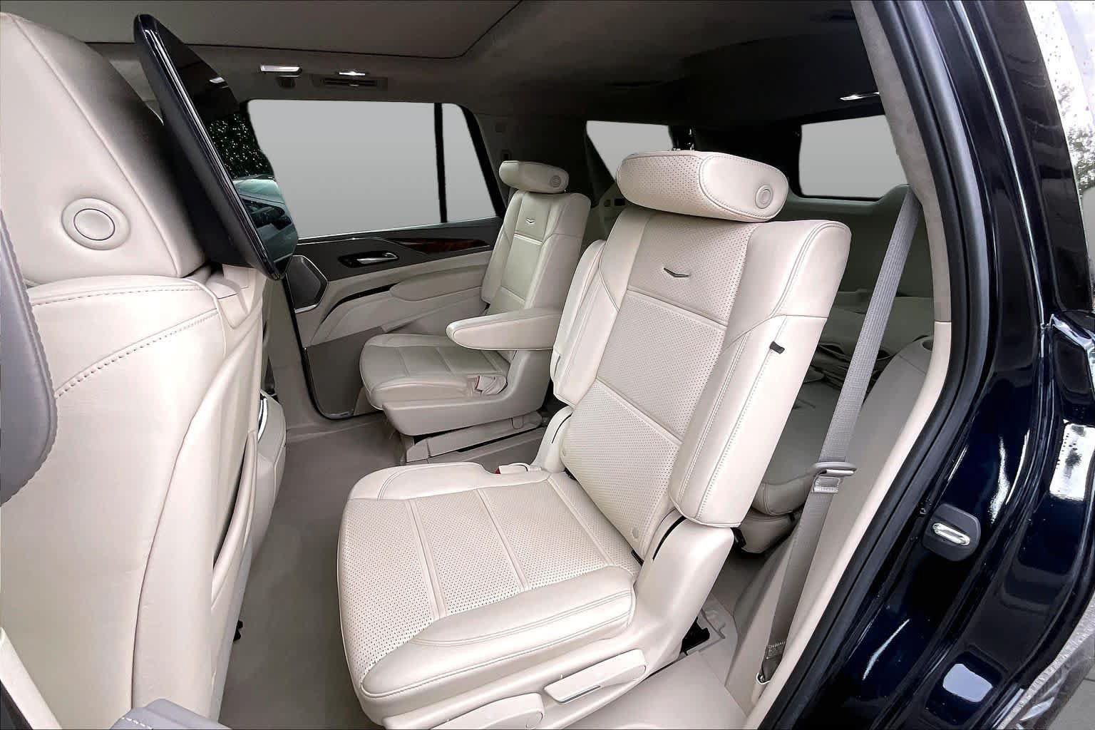 Used 2024 Cadillac Escalade Sport Platinum w/ LPO, ONYX Package AWD/4WD image 51