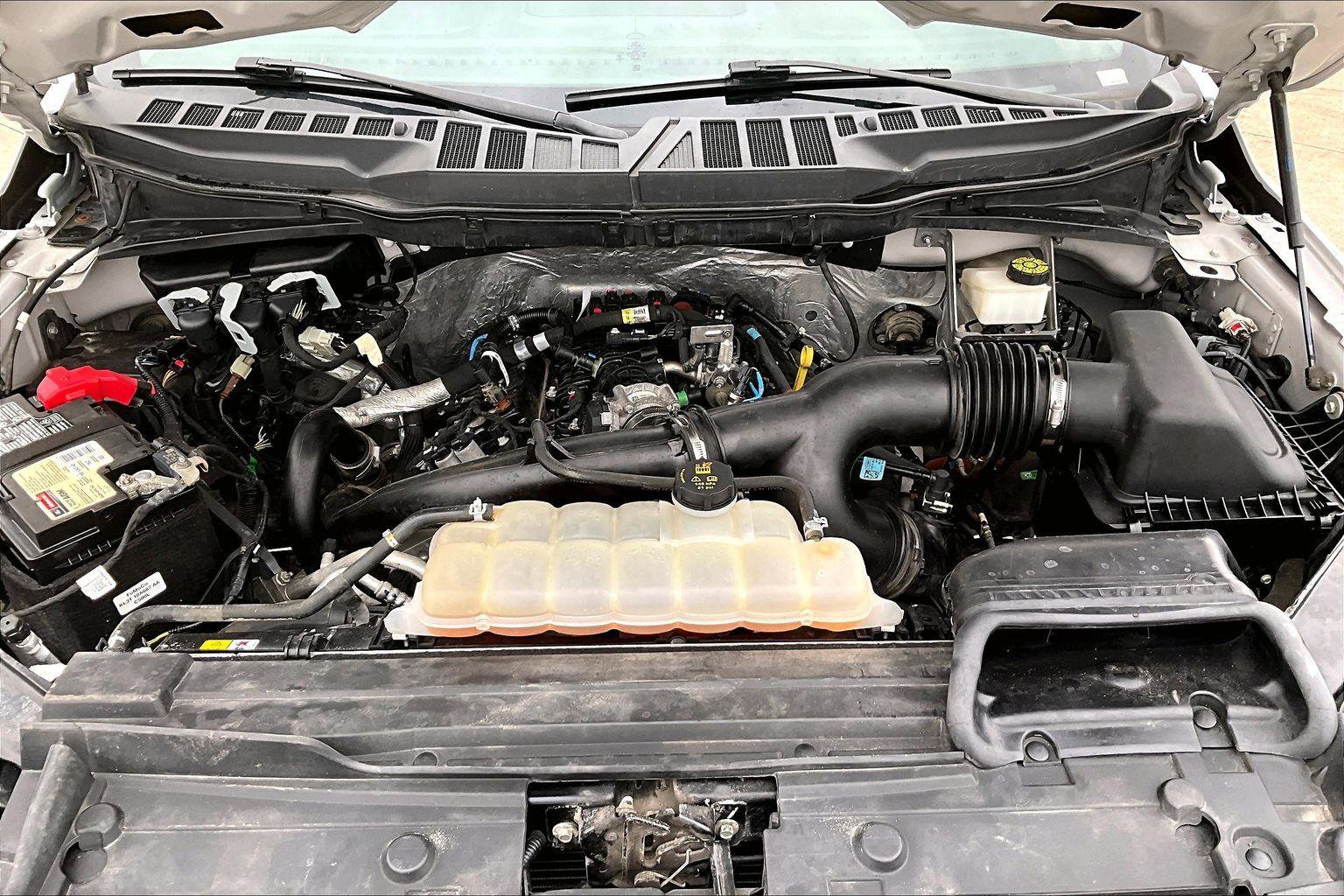 Used 2022 Ford F150 XLT w/ Trailer Tow Package image 11