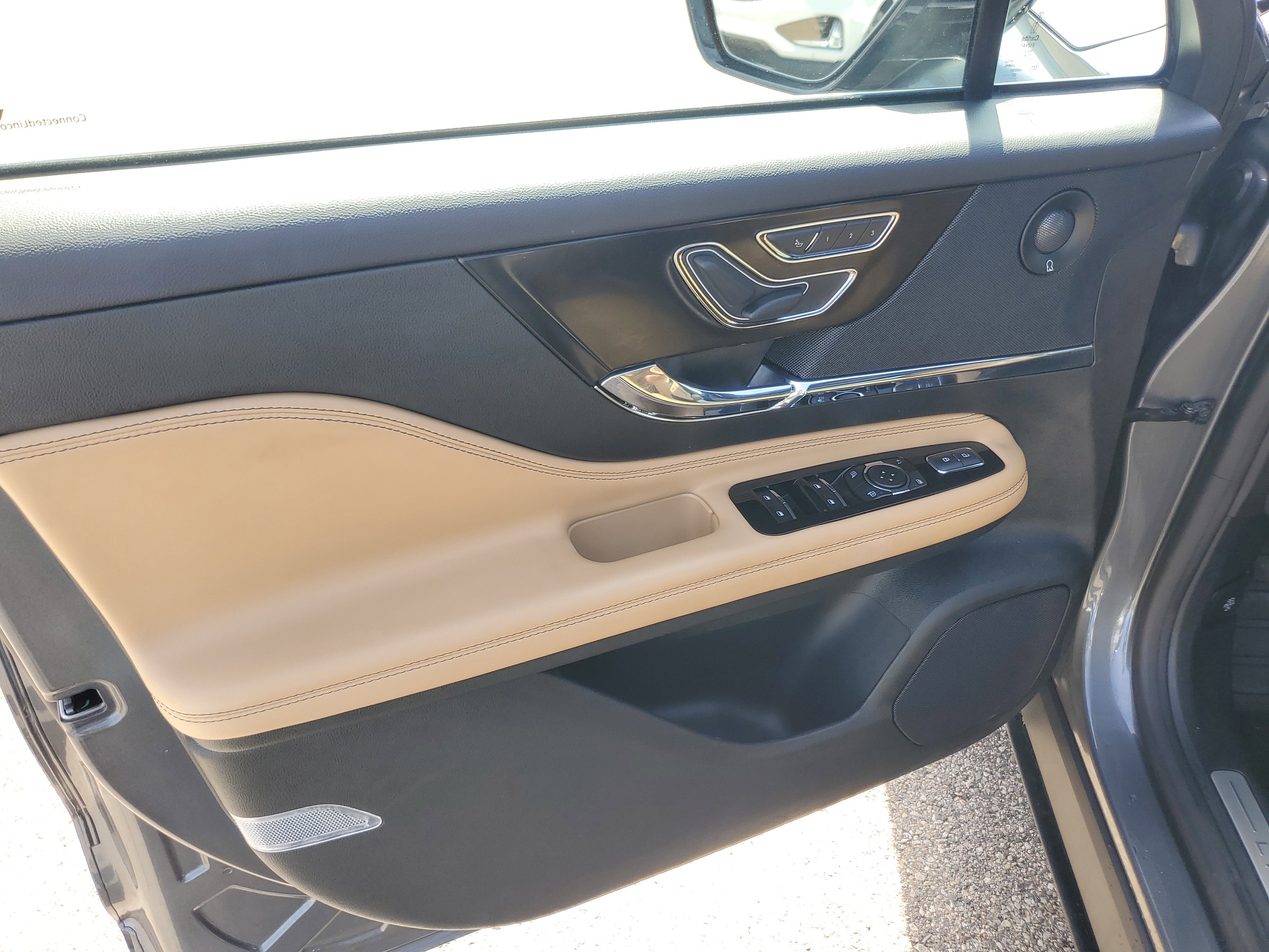 Certified 2023 Lincoln Corsair Reserve w/ Equipment Group 202A AWD/4WD image 10