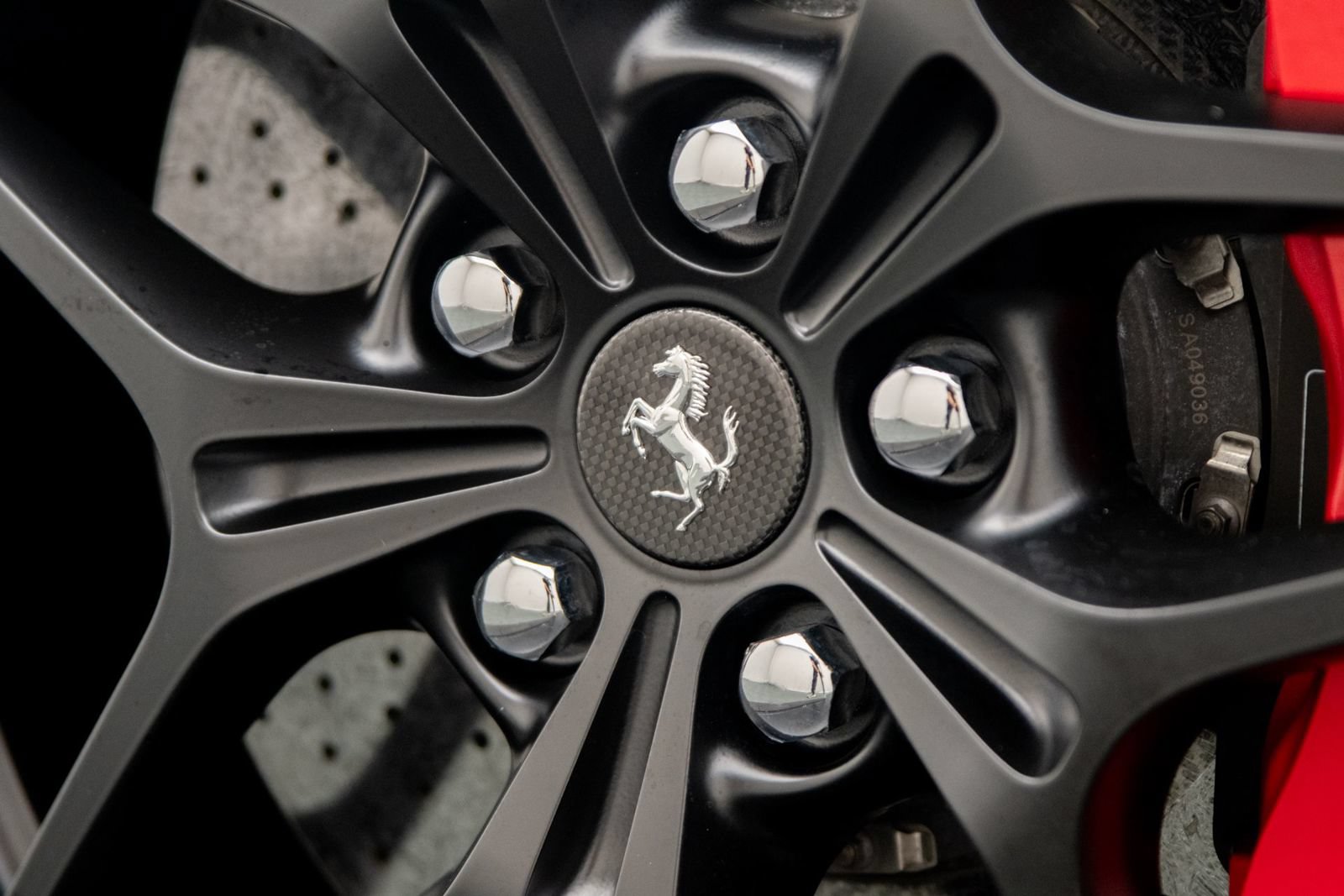 Used 2016 Ferrari California T RWD image 31