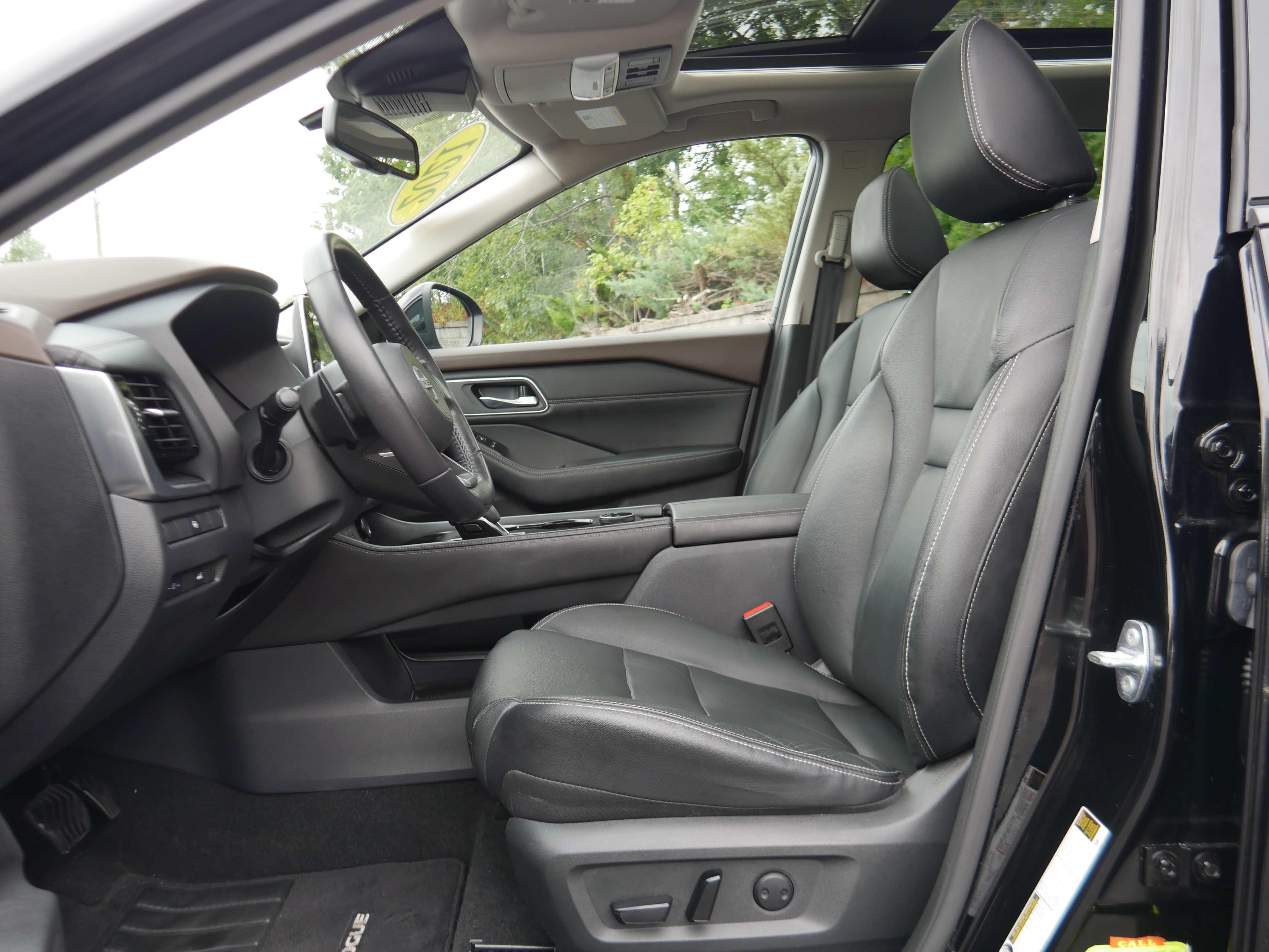 Used 2021 Nissan Rogue SL AWD/4WD image 12