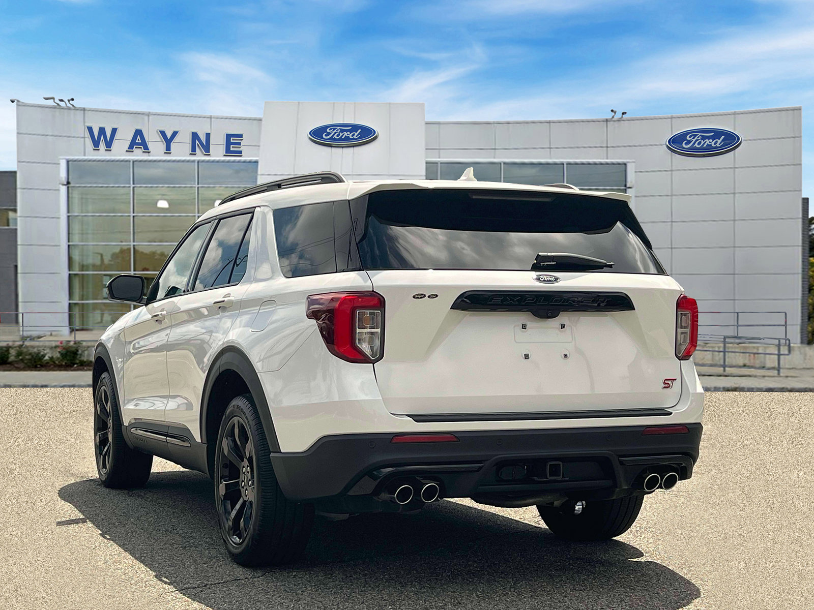 Certified 2022 Ford Explorer ST w/ ST Street Pack image 4