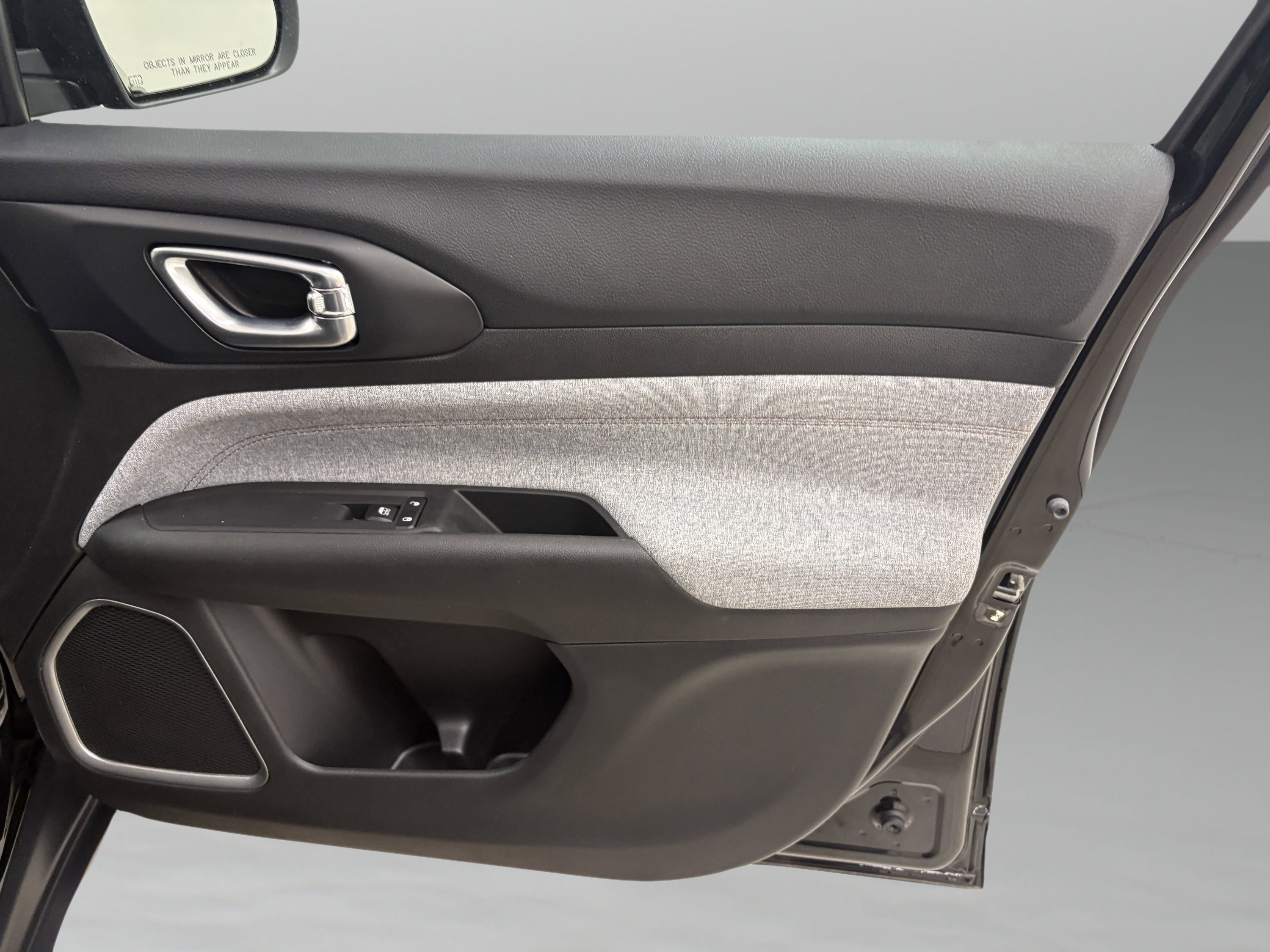 Used 2024 Jeep Compass Latitude image 28