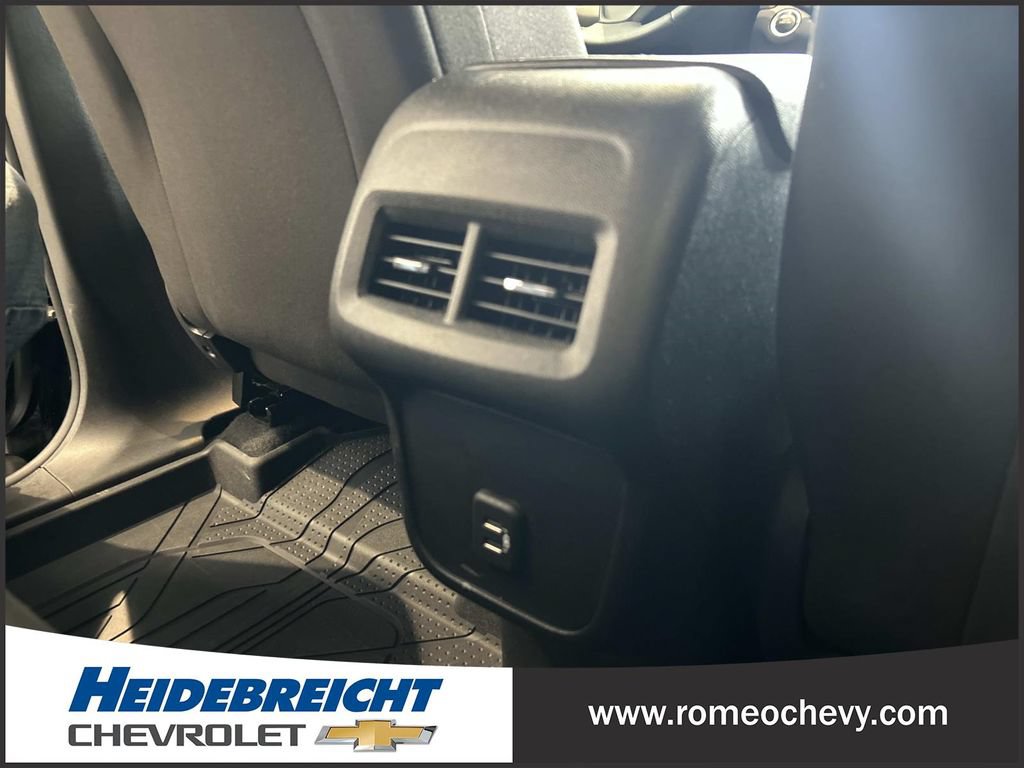 Used 2024 Chevrolet Equinox LT w/ LPO, Floor Liner Package FWD image 17