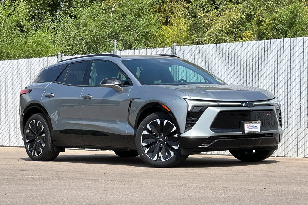 New 2025 Chevrolet Blazer EV RS RWD image 2