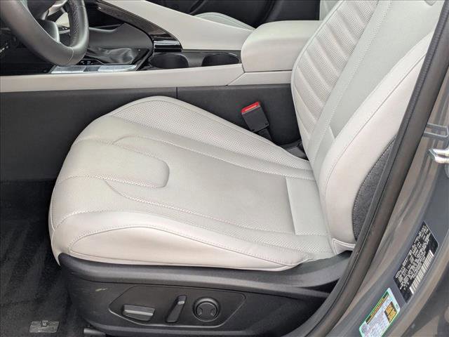 Used 2024 Hyundai Elantra Limited image 17