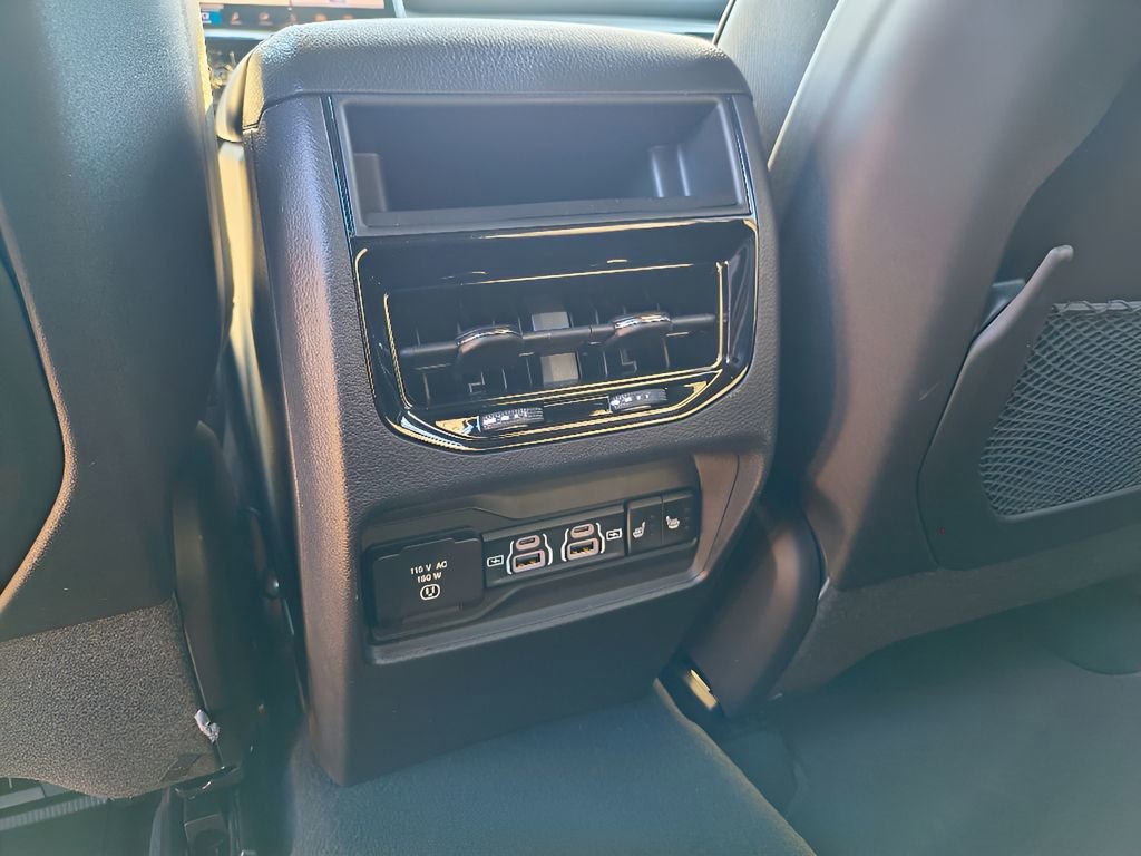 New 2025 Jeep Grand Cherokee Limited w/ Trailer Tow Package image 28