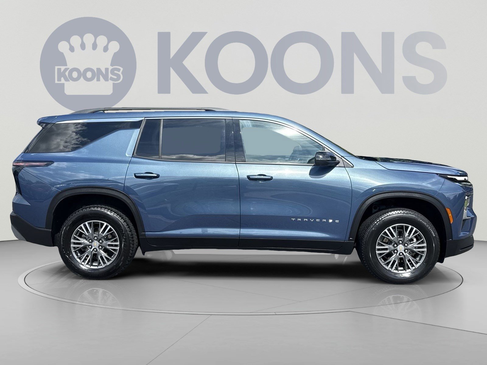Used 2025 Chevrolet Traverse LT AWD/4WD image 8