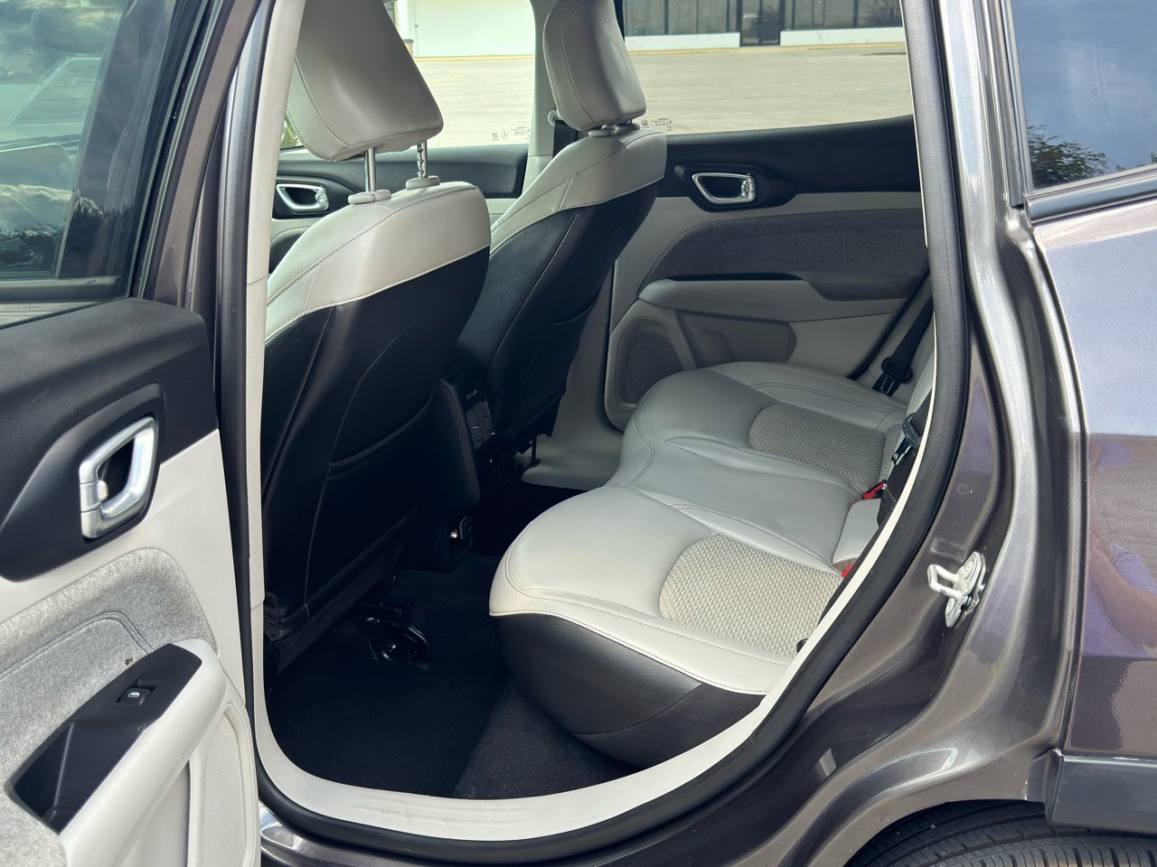 Used 2022 Jeep Compass Latitude w/ Convenience Group image 40