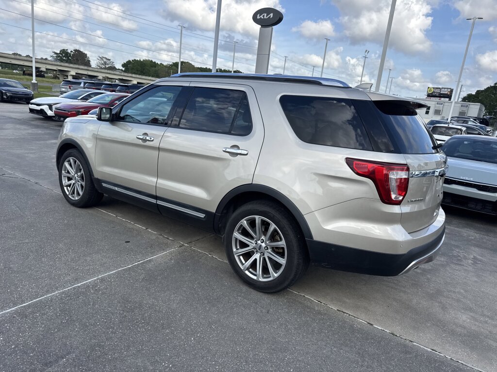 Used 2017 Ford Explorer Limited w/ Equipment Group 301A image 19