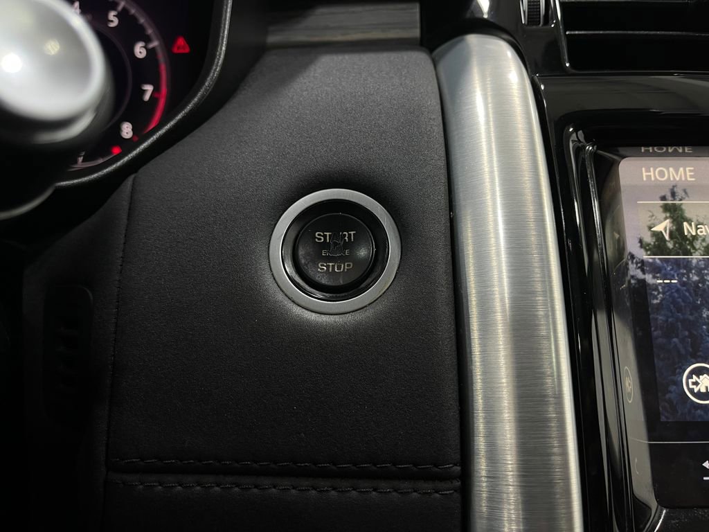 Used 2020 Land Rover Discovery HSE image 22