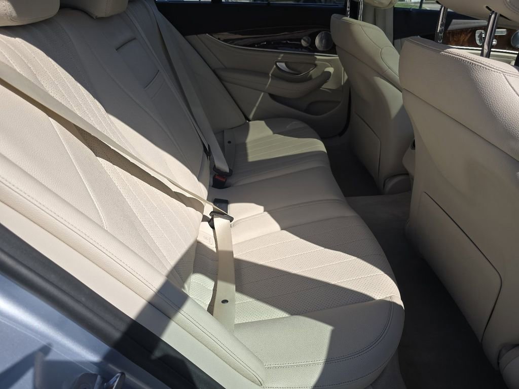 Used 2017 Mercedes-Benz E 400 4MATIC Wagon image 22