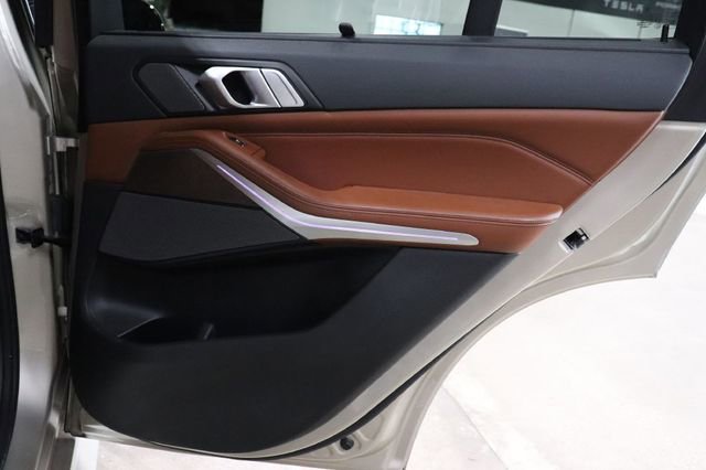 Used 2019 BMW X5 xDrive50i w/ M Sport Package image 23