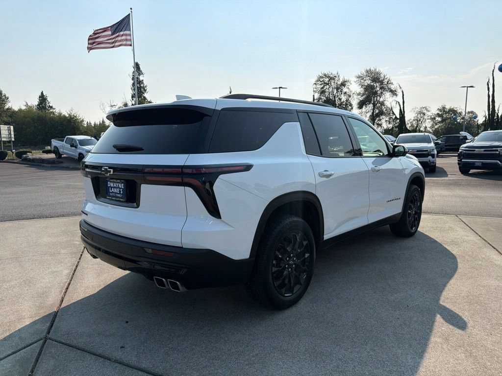 Used 2025 Chevrolet Traverse LT w/ Midnight/Sport Edition FWD image 6