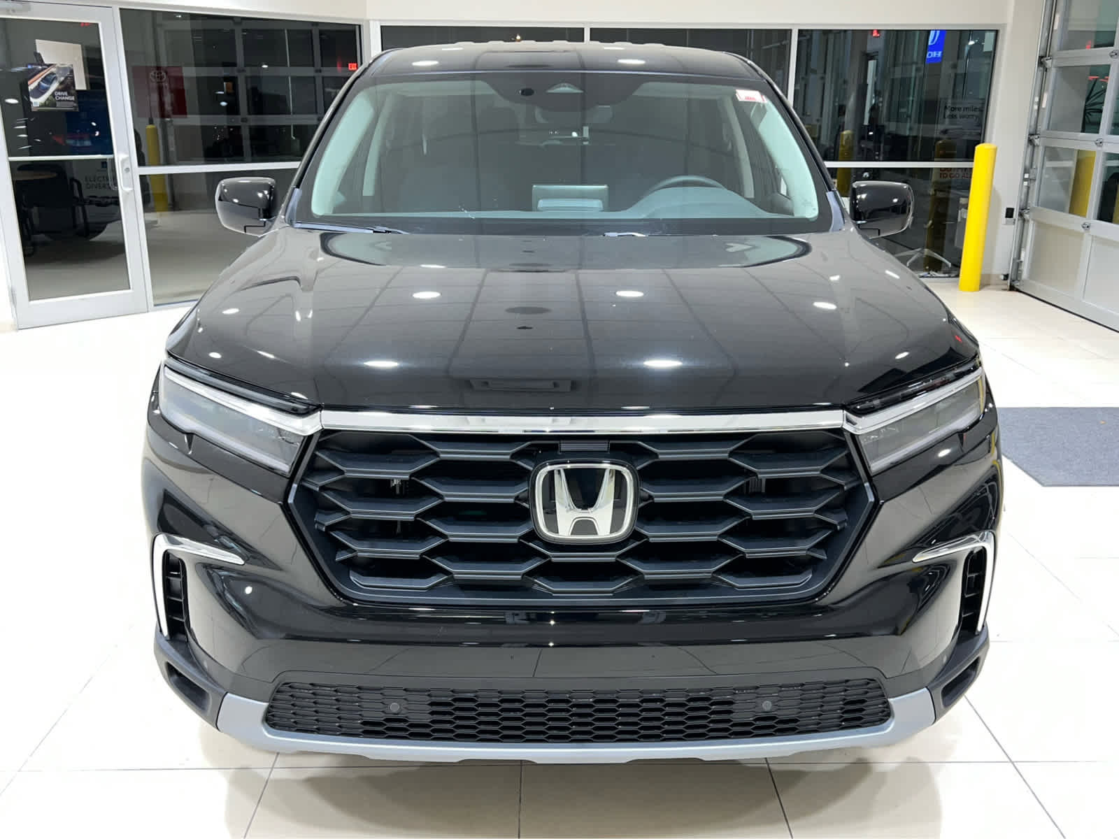 New 2025 Honda Pilot EX-L image 3