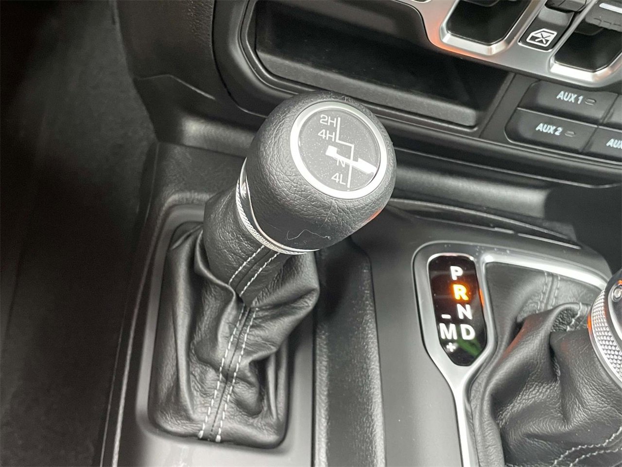 New 2025 Jeep Gladiator Sport image 20