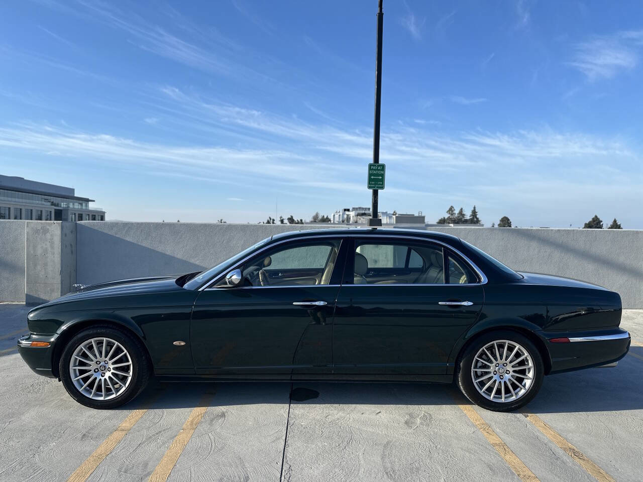 Used 2007 Jaguar XJ8 image 11