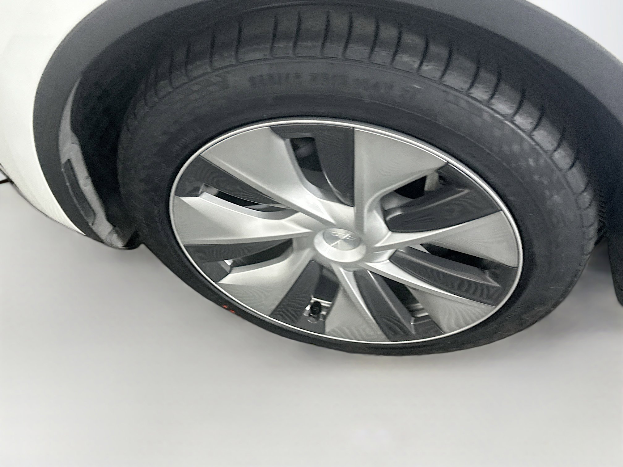 Used 2023 Tesla Model Y Long Range image 11