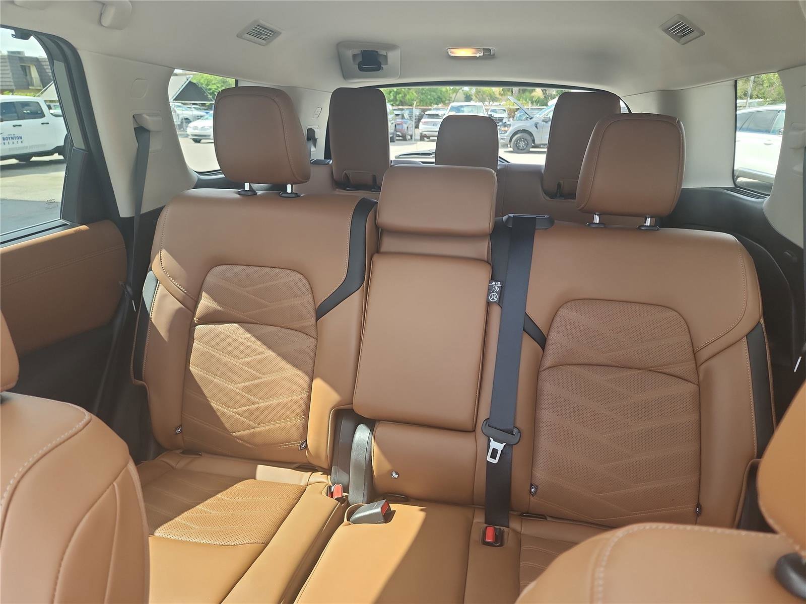 Used 2024 Nissan Pathfinder Platinum w/ Cargo Package image 14