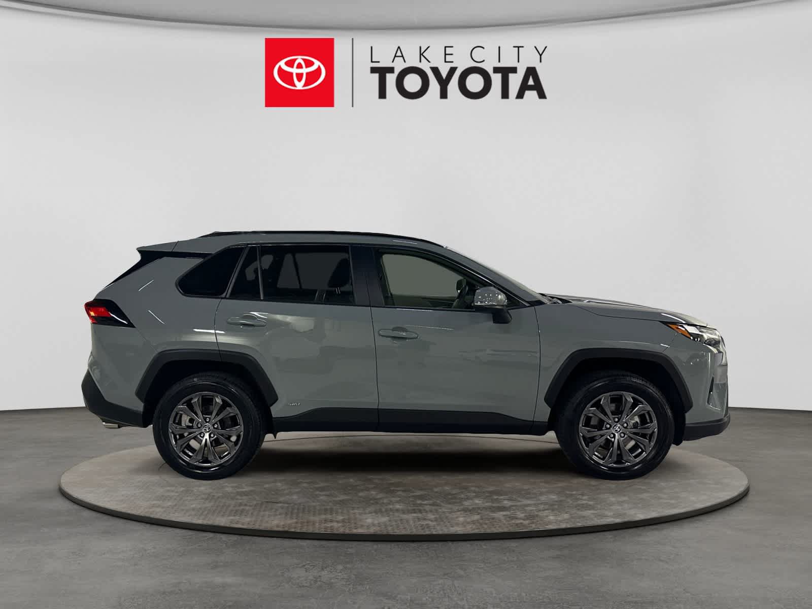 Used 2023 Toyota RAV4 XLE Premium AWD/4WD image 11