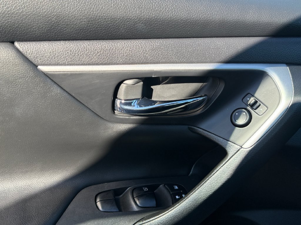 Used 2018 Nissan Altima 2.5 S w/ S Convenience Package FWD image 11