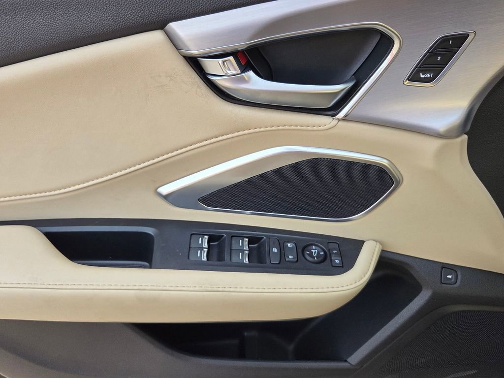 Used 2024 Acura RDX SH-AWD image 12