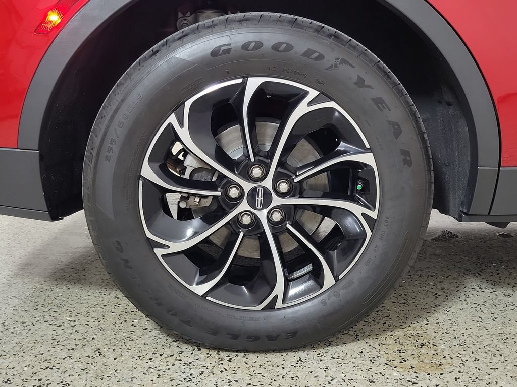 Certified 2025 Lincoln Nautilus Premier AWD/4WD image 5
