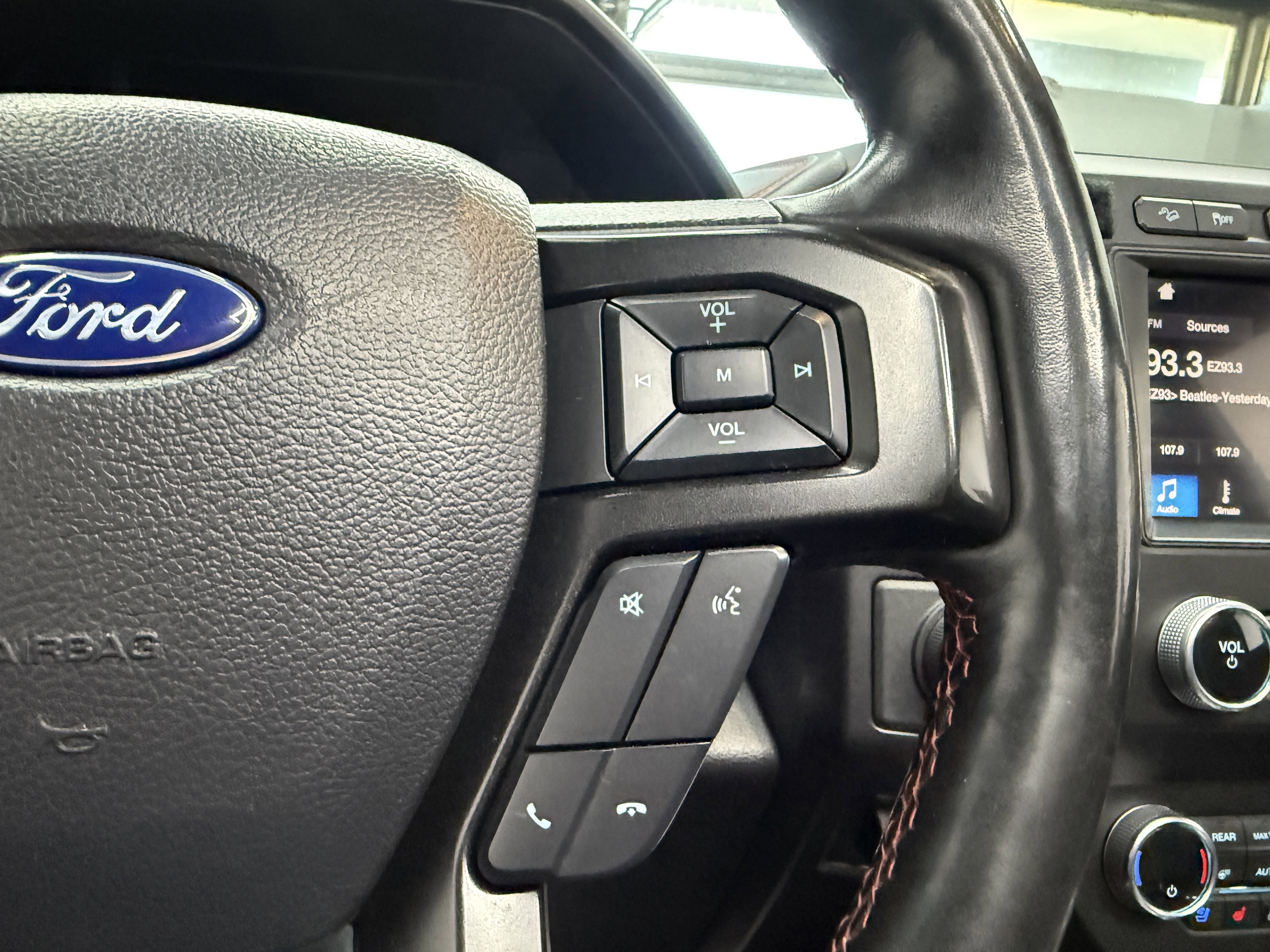 Used 2019 Ford Expedition Limited w/ Equipment Group 303A AWD/4WD image 17