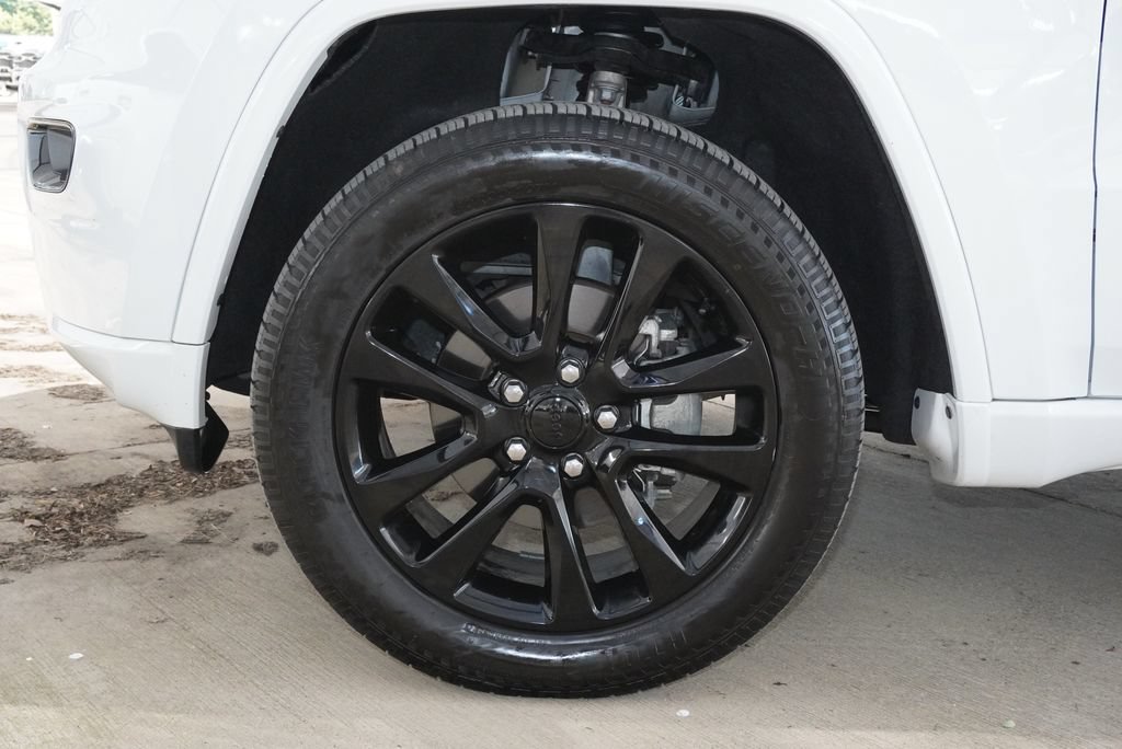 Used 2019 Jeep Grand Cherokee Altitude RWD image 9