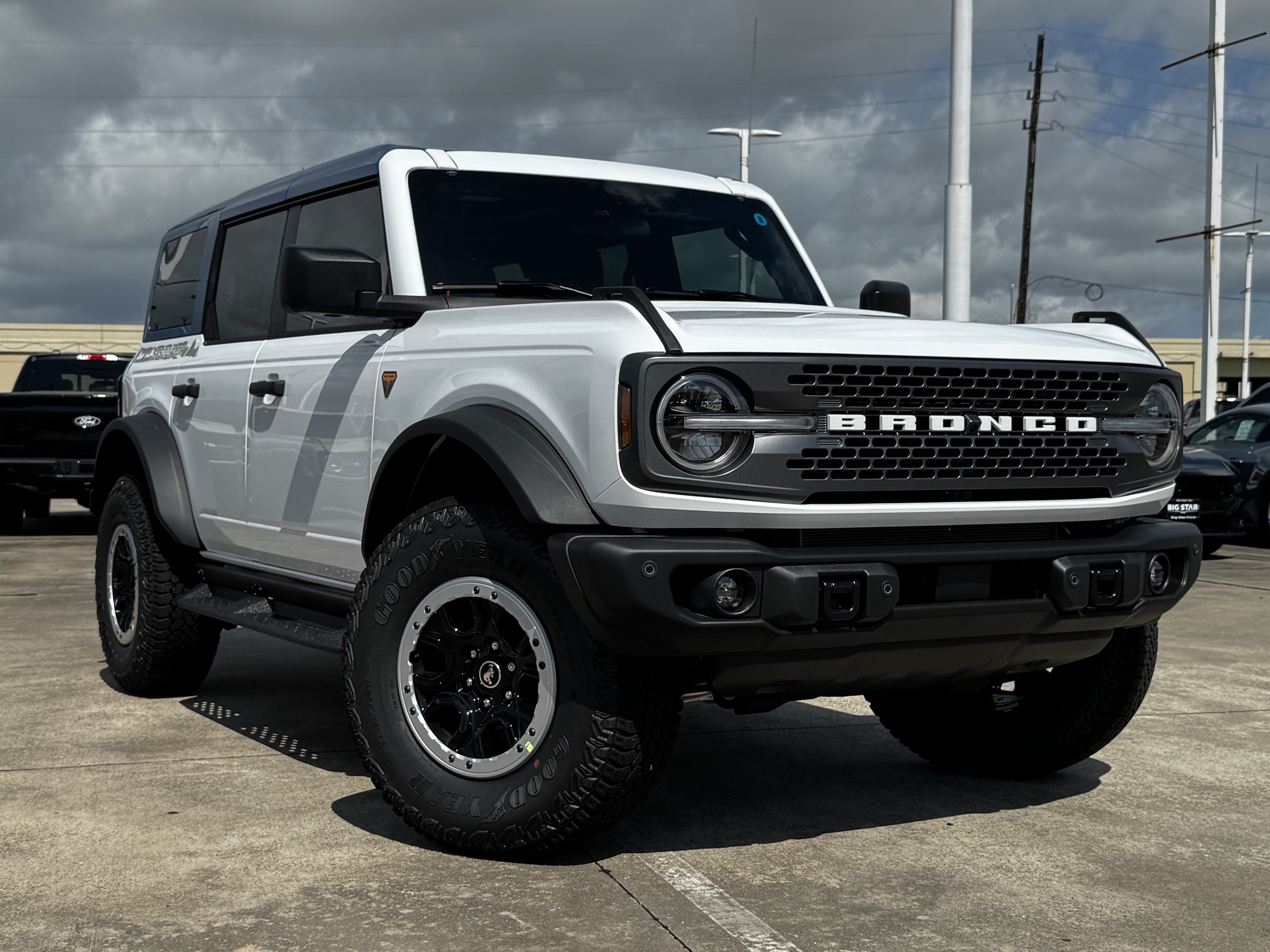 New 2026 Ford Bronco Badlands AWD/4WD video 2