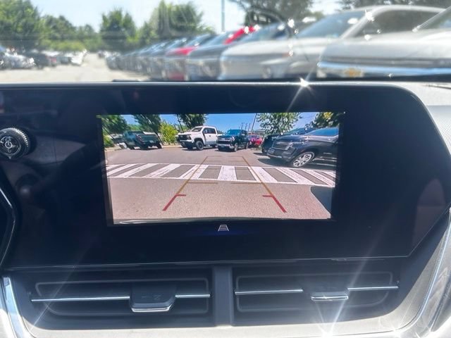 Used 2025 Chevrolet Trax LT FWD image 24