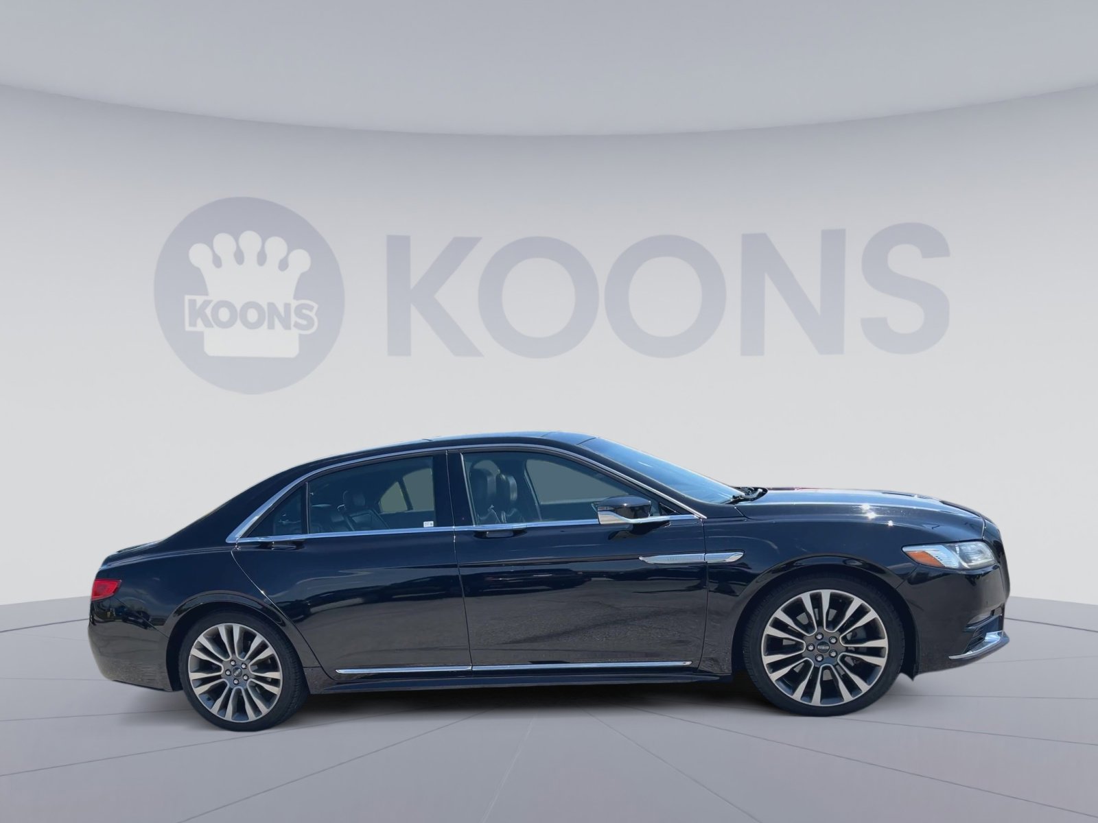 Used 2020 Lincoln Continental AWD w/ Premium Package image 2