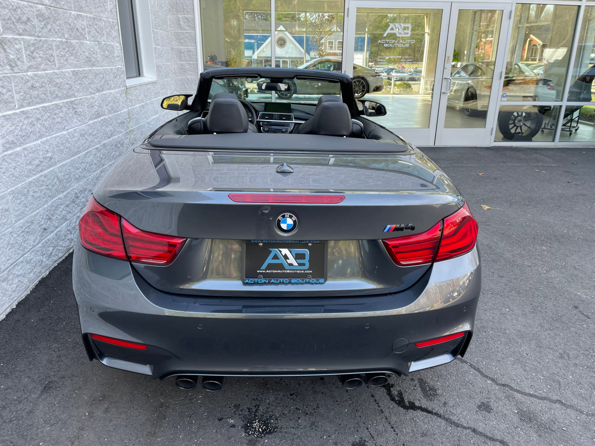 Used 2018 BMW M4 Convertible RWD image 34