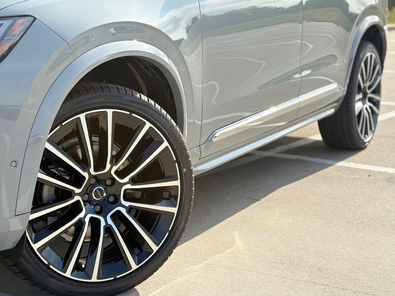 New 2026 Volvo XC90 B6 Plus w/ Protection Package Premier AWD/4WD image 9