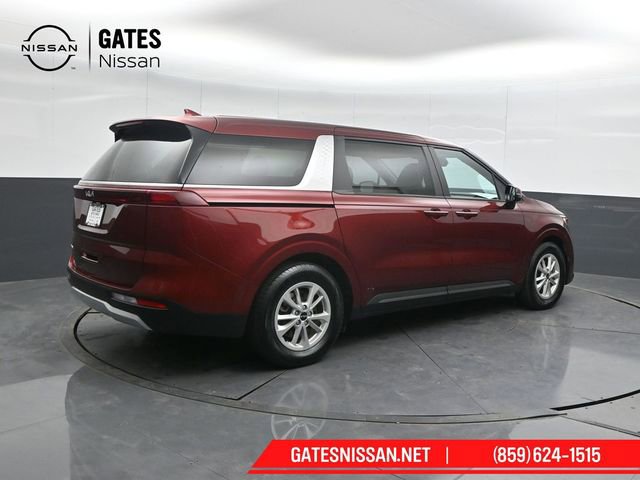 Used 2023 Kia Carnival LX image 2