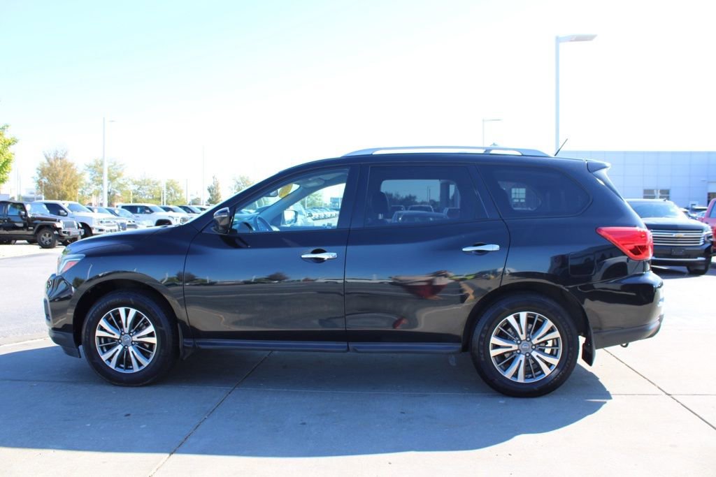 Used 2018 Nissan Pathfinder SL w/ Cargo Package image 4