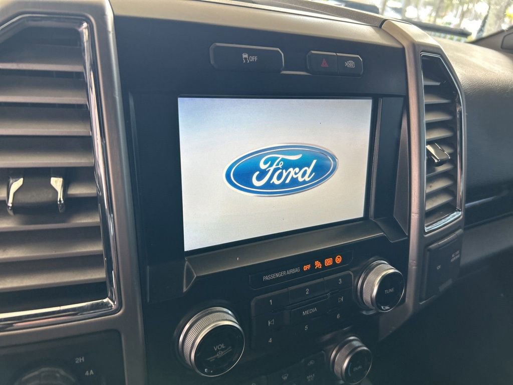 Used 2015 Ford F150 Platinum w/ Equipment Group 701A Luxury image 7