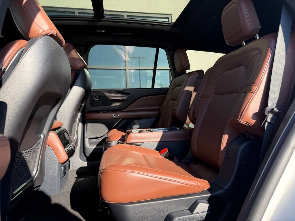 Used 2025 Lincoln Aviator Reserve w/ Jet Appearance Package image 22