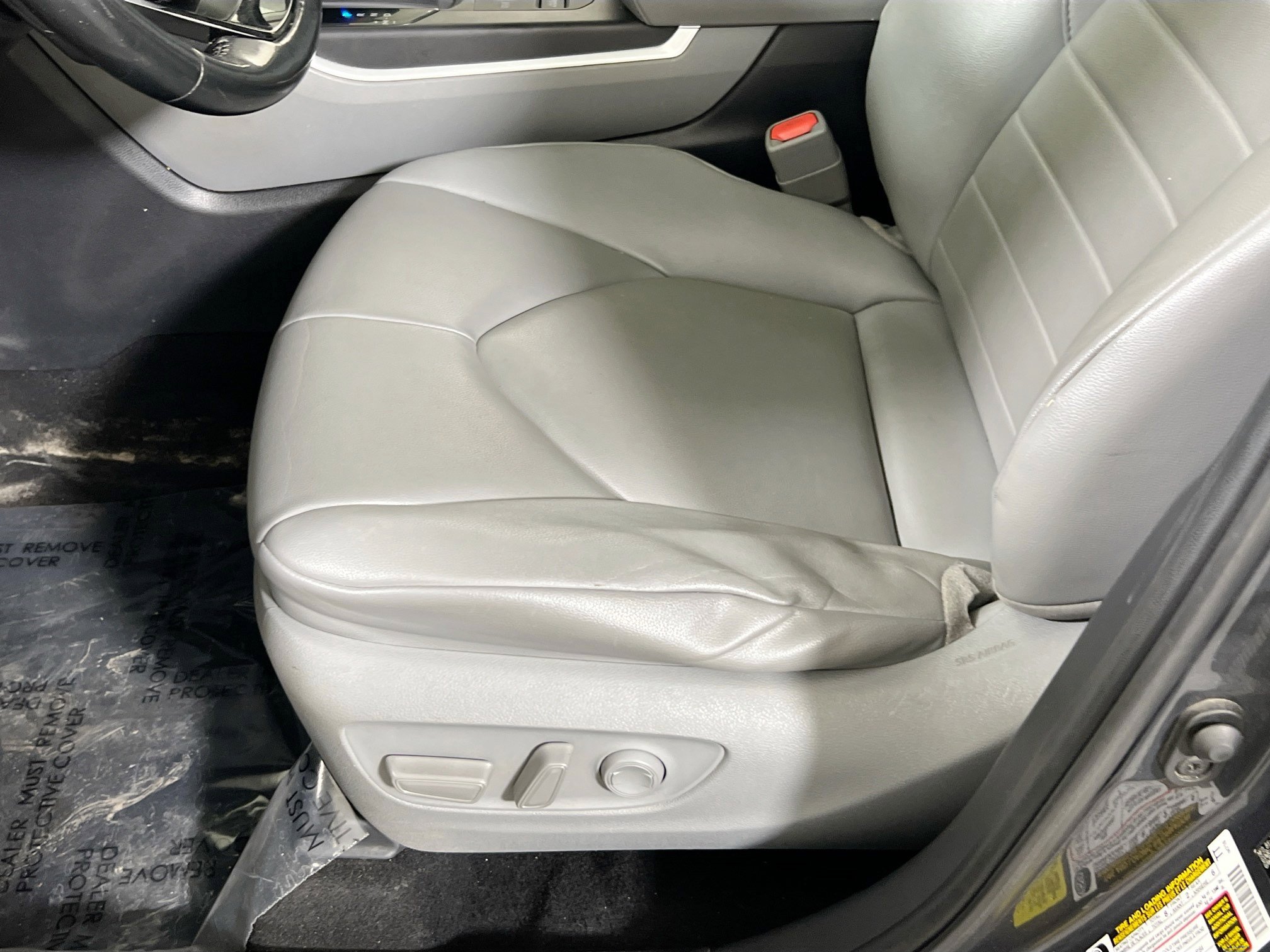 Used 2020 Toyota Highlander XLE image 18