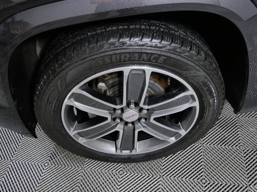 Used 2018 GMC Acadia Denali w/ Technology Package AWD/4WD image 12