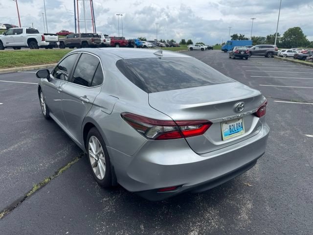 Used 2022 Toyota Camry LE w/ Convenience Package FWD image 5