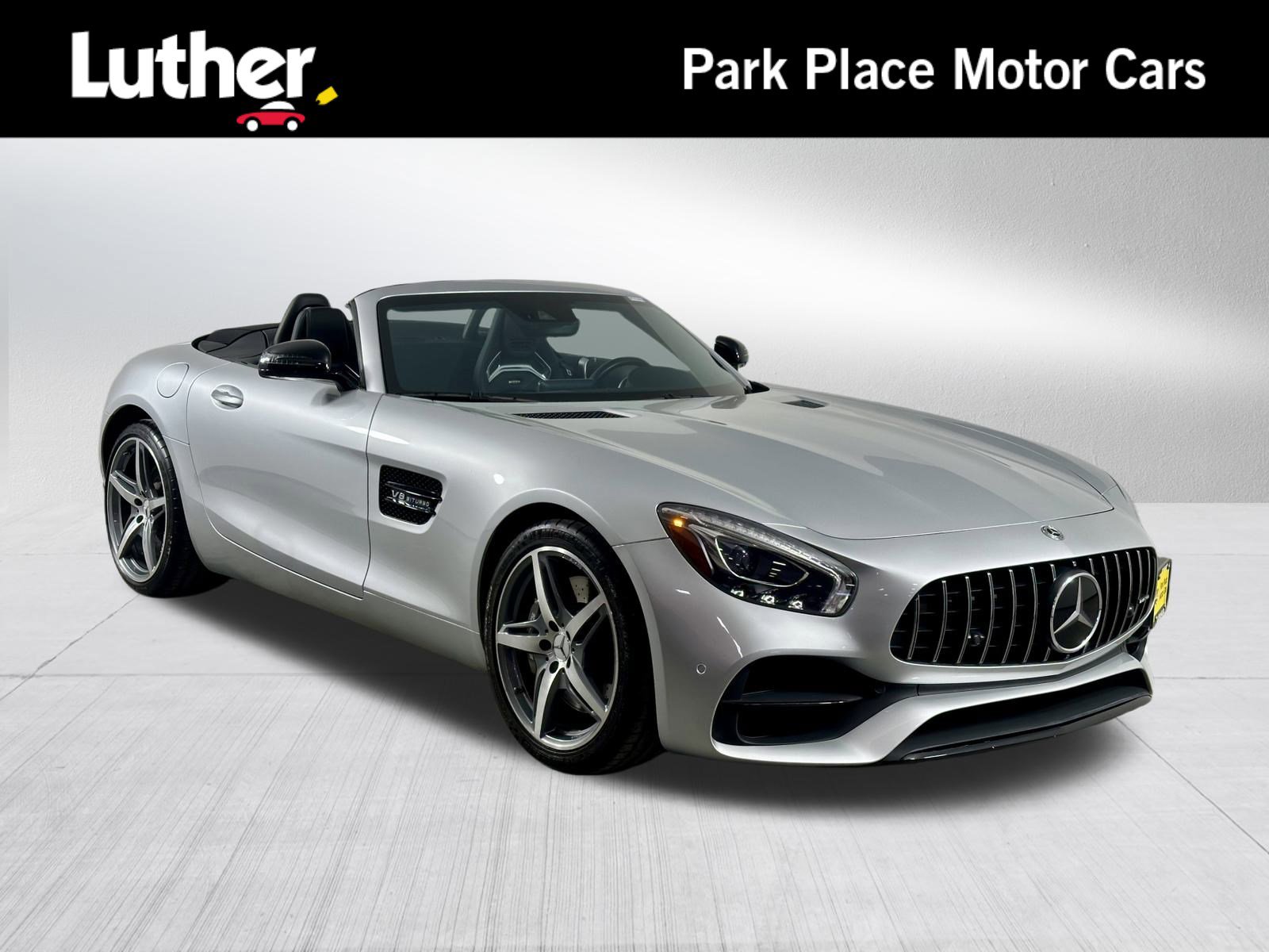 Used 2019 Mercedes-Benz AMG GT Roadster image 1
