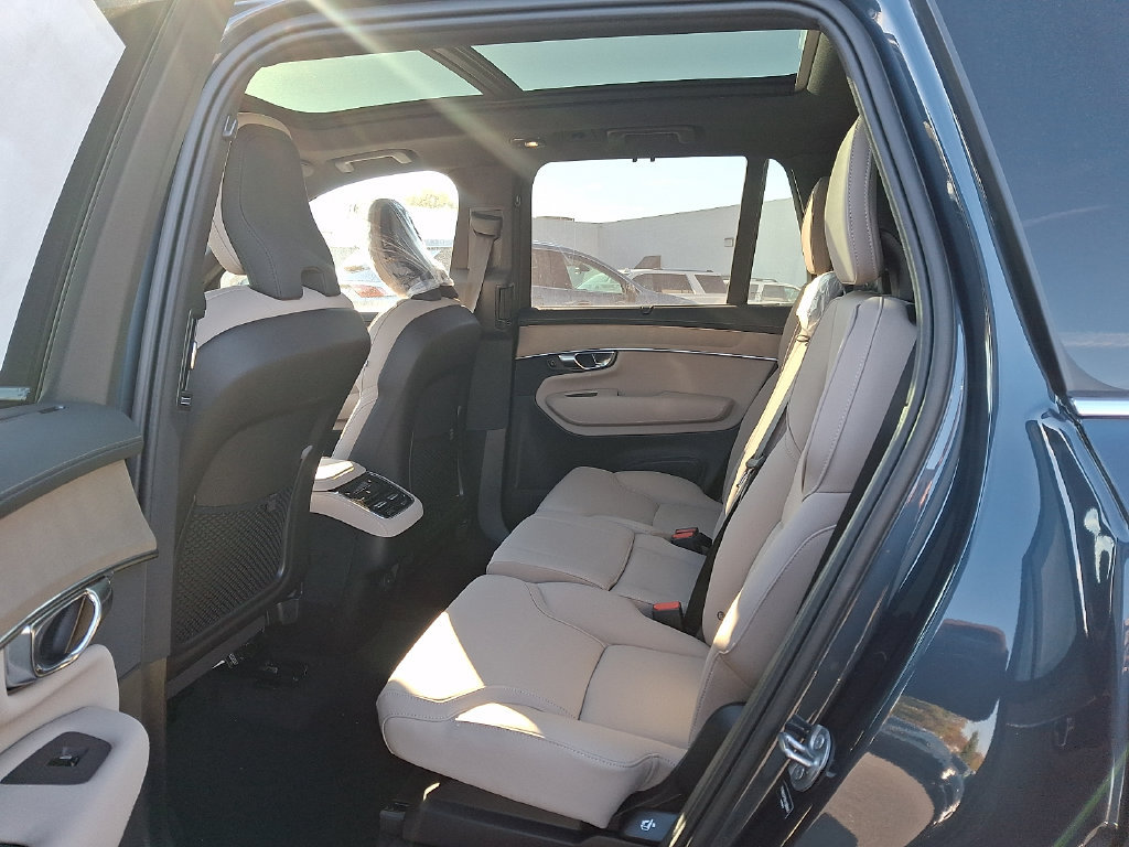 New 2027 Volvo XC90 B6 Plus AWD/4WD image 8