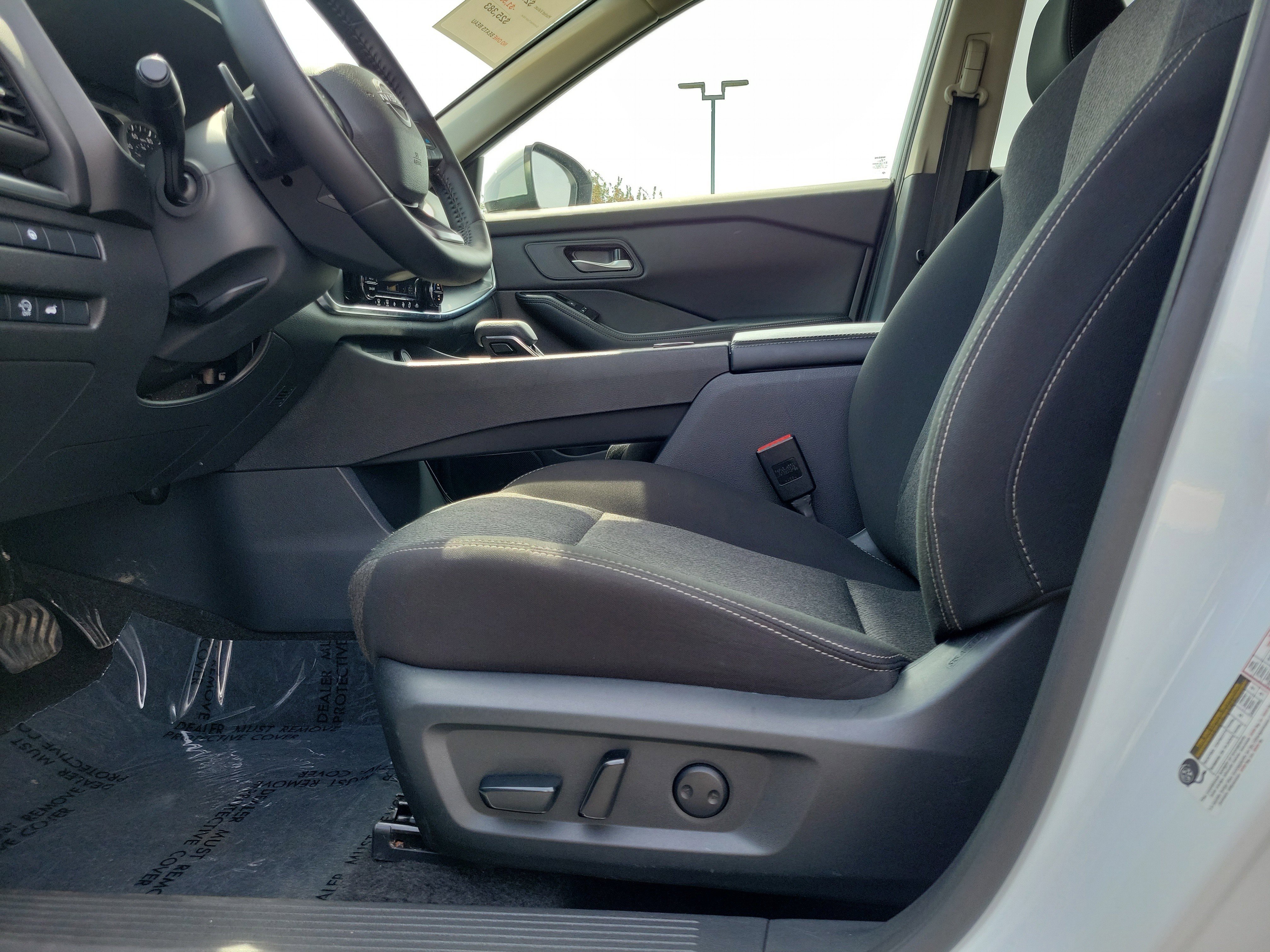 Certified 2025 Nissan Rogue SV AWD/4WD image 16