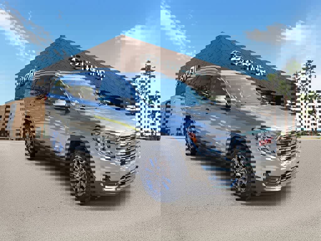 Used 2023 GMC Terrain SLT image 4